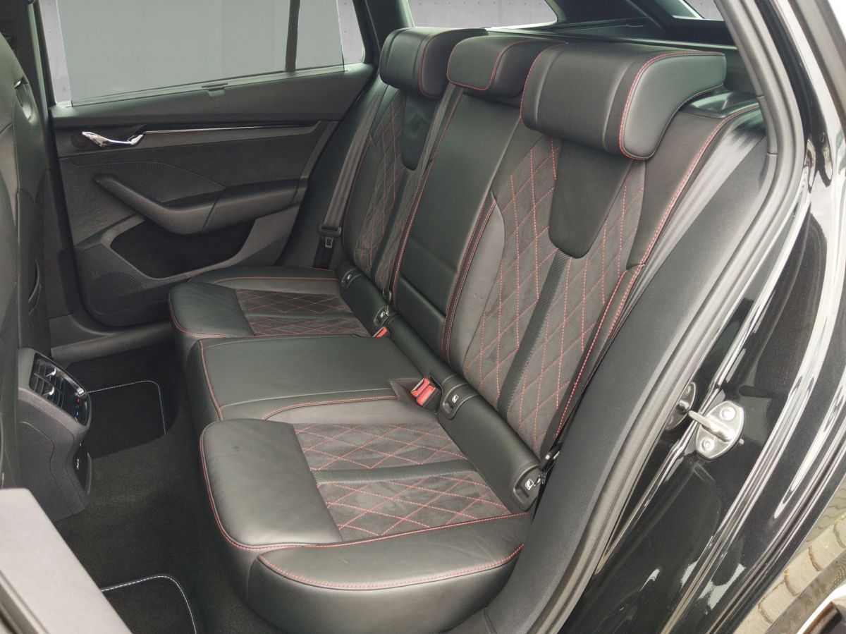 Skoda Octavia Combi 2.0 TSI RS Plus - Samsaru's Car Outlet