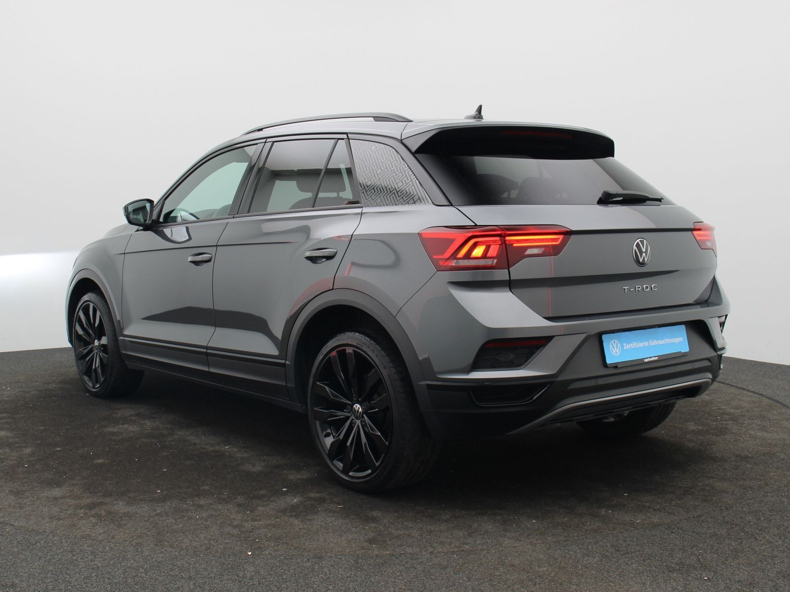 Volkswagen T-Roc 1.5 TSI DSG - Samsaru's Car Outlet
