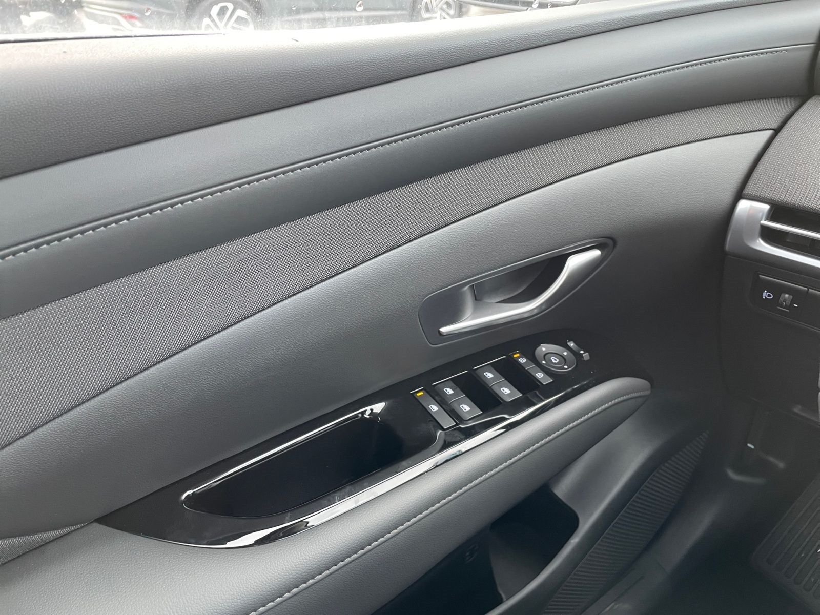 Hyundai TUCSON 1.6 Select 2WD - Samsaru's Car Outlet