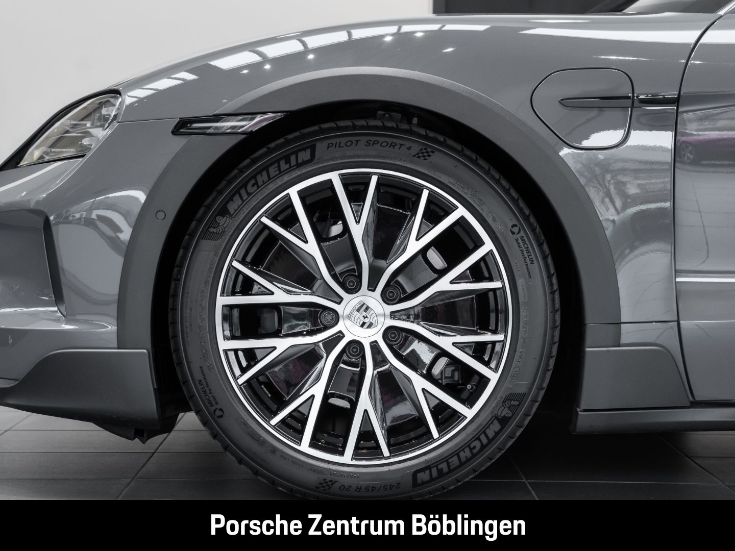 Porsche Taycan 4 Cross Turismo BOSE Panorama LED-Matrix