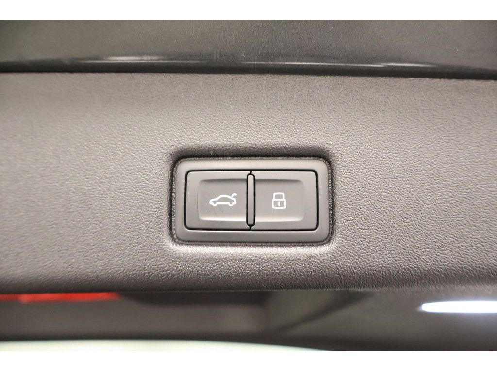 Audi Q5 2.0 TDI quattro S-line S-tronic,Navi,LED,AHK