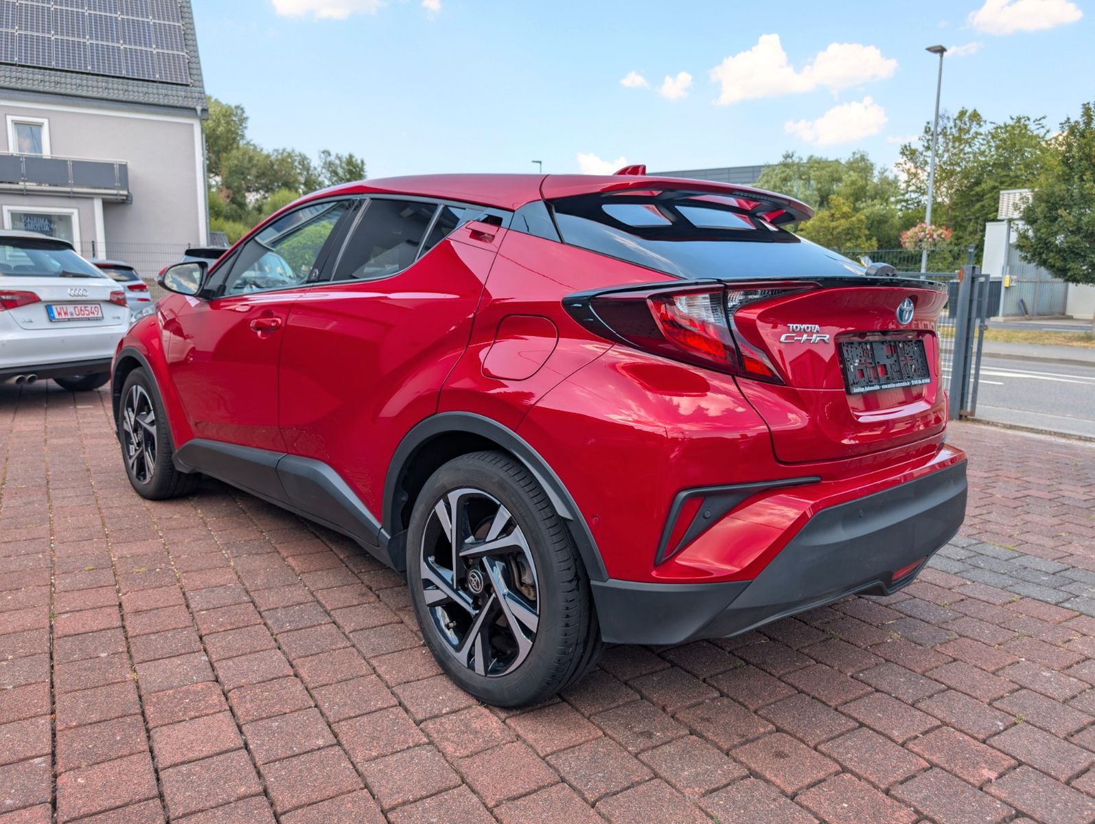 Toyota C-HR Hybrid - Samsaru's Car Outlet
