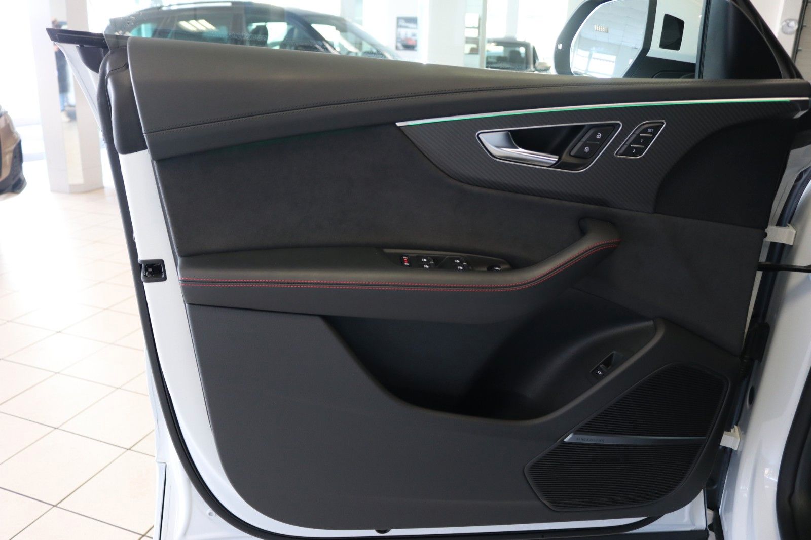 Audi RSQ8 Garantie Matrix Luft Memory HUD 360° Pano