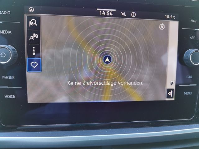 Volkswagen T-Roc 1.5 TSI BMT Life - Samsaru's Car Outlet