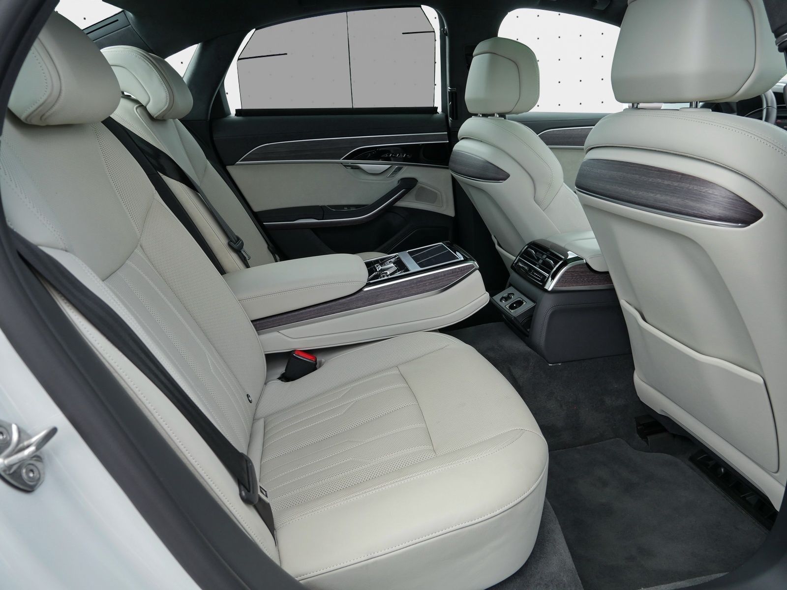 Audi A8 60 TFSI e quattro - Samsaru's Car Outlet