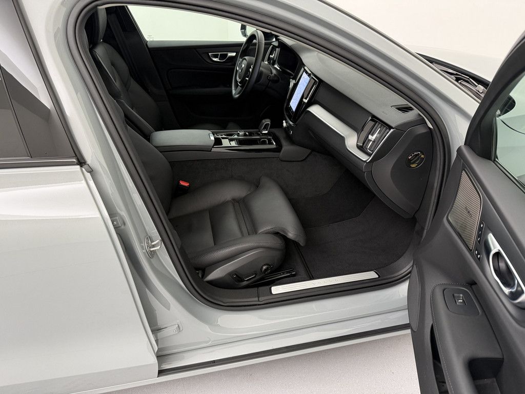 Volvo V60 Plus Dark Plug-In Hybrid ACC STANDHZ 360°