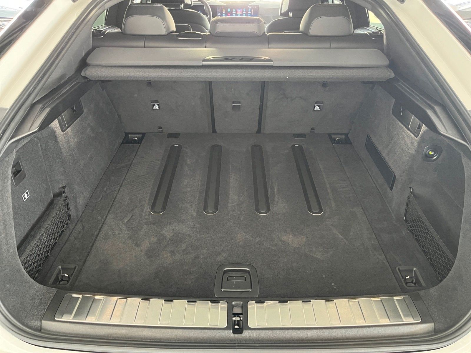 BMW X6 xDrive 40d M SPORT/LED/AHK/PANO-DA/H&K