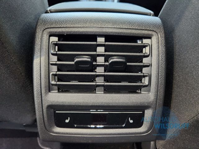 Volkswagen Golf VIII 1.5 TSi Active - Samsaru's Car Outlet