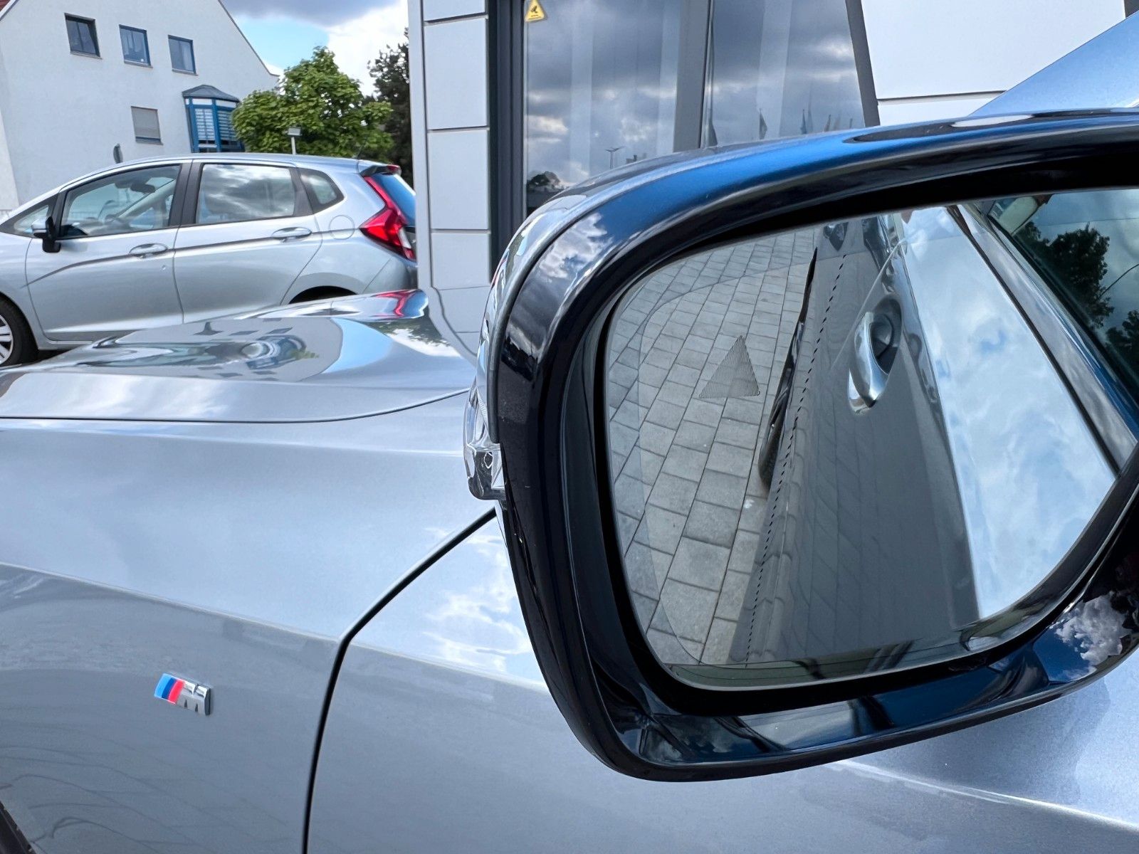 BMW 320d Lim xDrive M Sport - Samsaru's Car Outlet