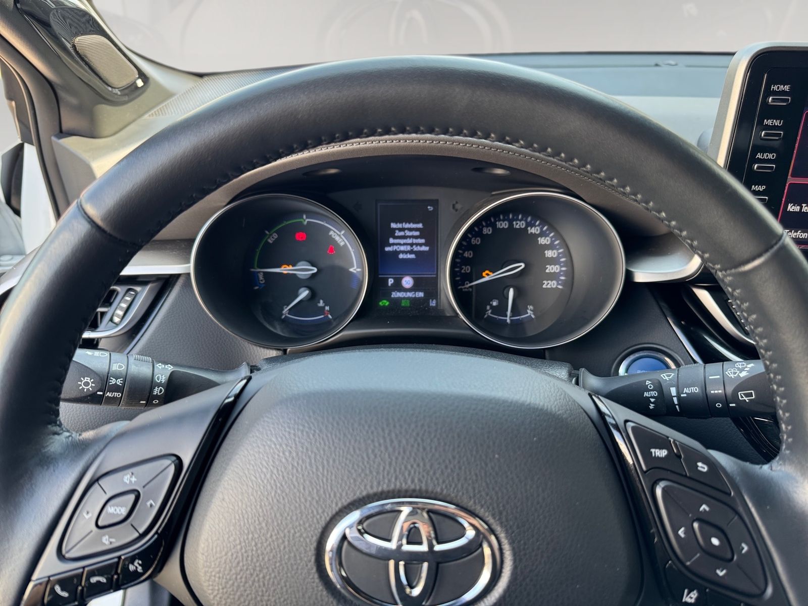 Toyota C-HR 2.0 Hybrid Lounge - Samsaru's Car Outlet