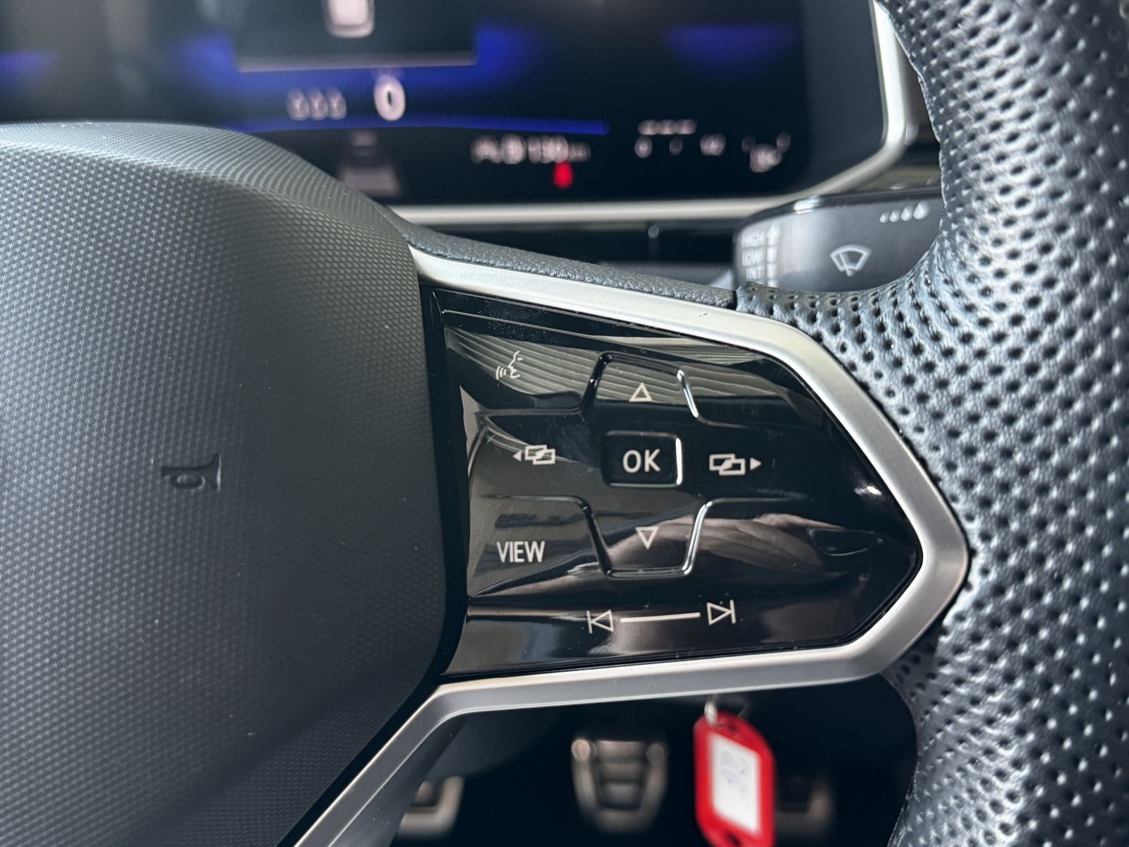 Volkswagen T-Roc 1.0 TSI R-Line - Samsaru's Car Outlet