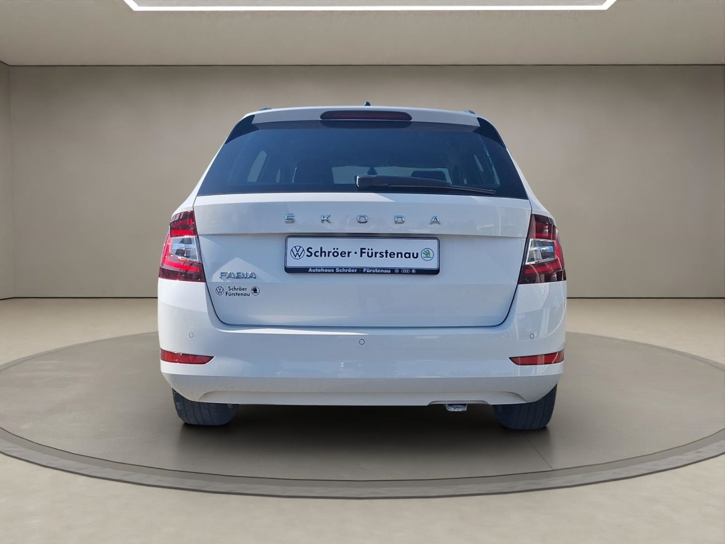 Skoda Fabia Combi 1.0 TSI DSG - Samsaru's Car Outlet