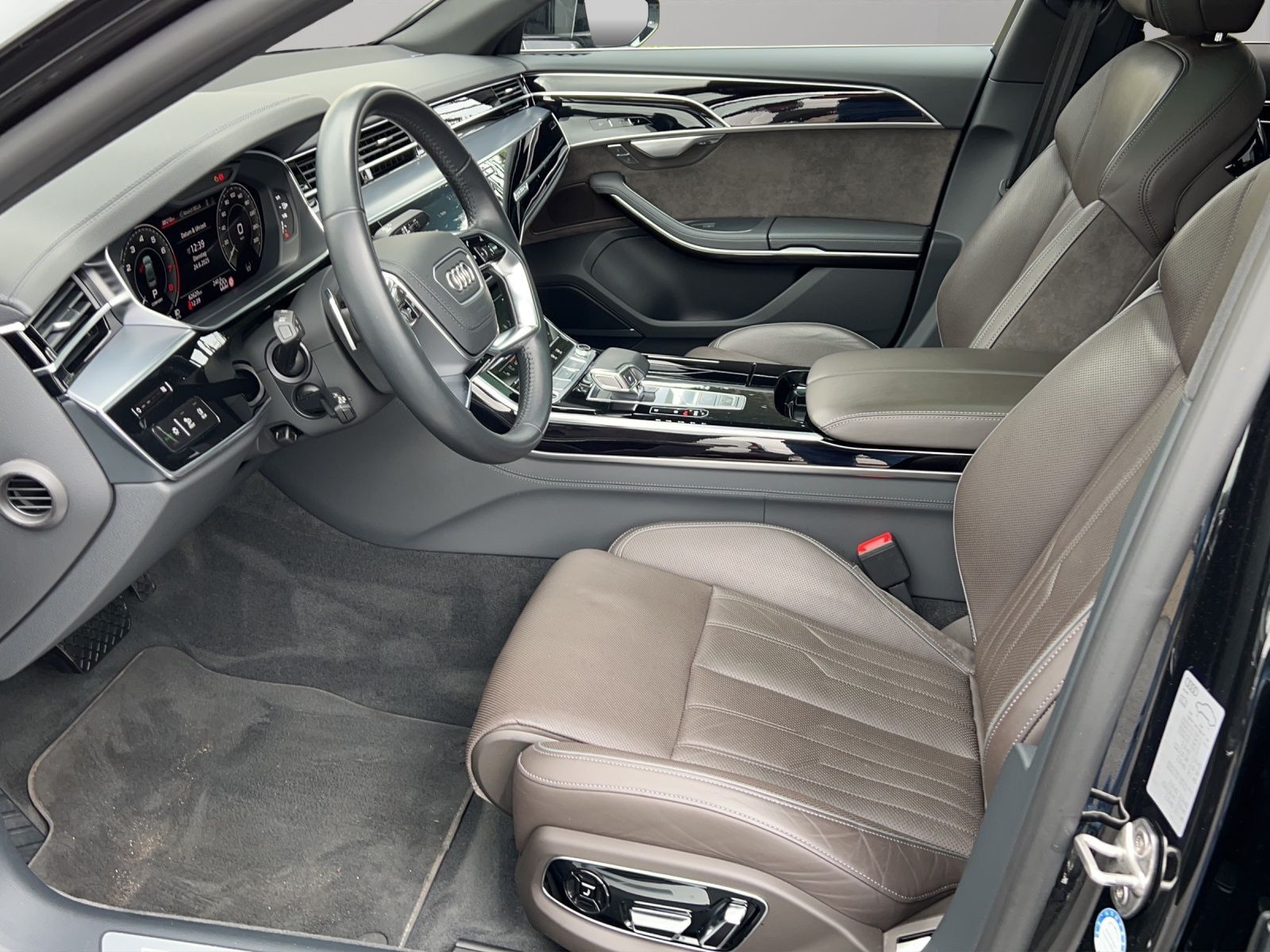 Audi A8 60 TFSI e qu. tiptronic - Samsaru's Car Outlet