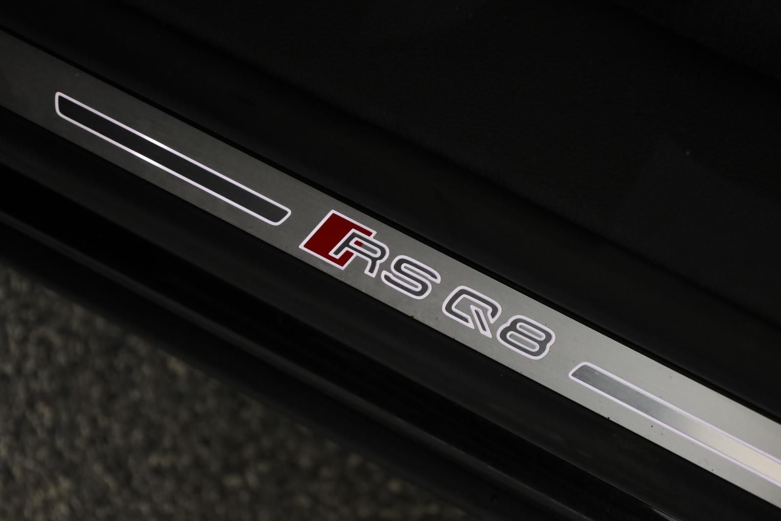 Audi RS Q8 SUV performance Laser Pano Vmax RSAbgas 23