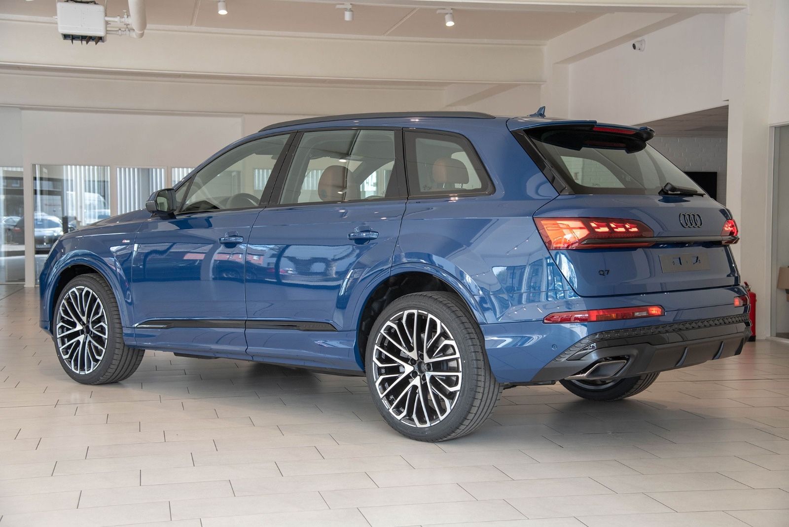 Audi Q7 45 TDI S-LINE*INDIVIDUAL *7-SITZ*MASSAGE*