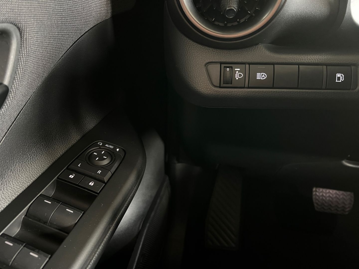 Toyota C-HR 1.8 Hybrid Team D *LED*ACC*CAM*CarPlay*SHZ*