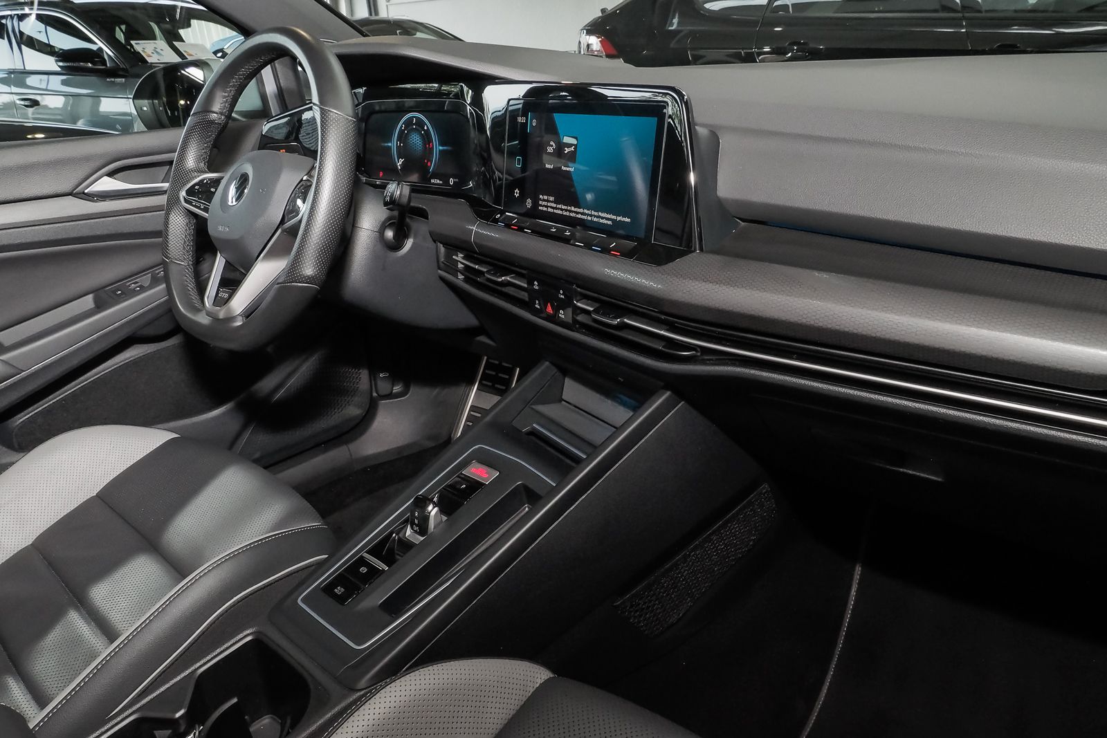 Volkswagen Golf VIII GTD 2.0 TDI DSG - Samsaru's Car Outlet