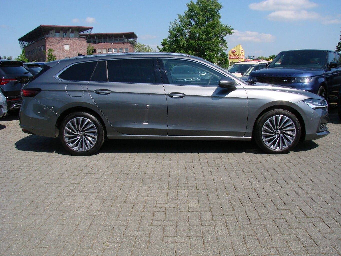 Skoda Superb 2.0TDi L&K 4x4 ACC LED AHK H&K 360º