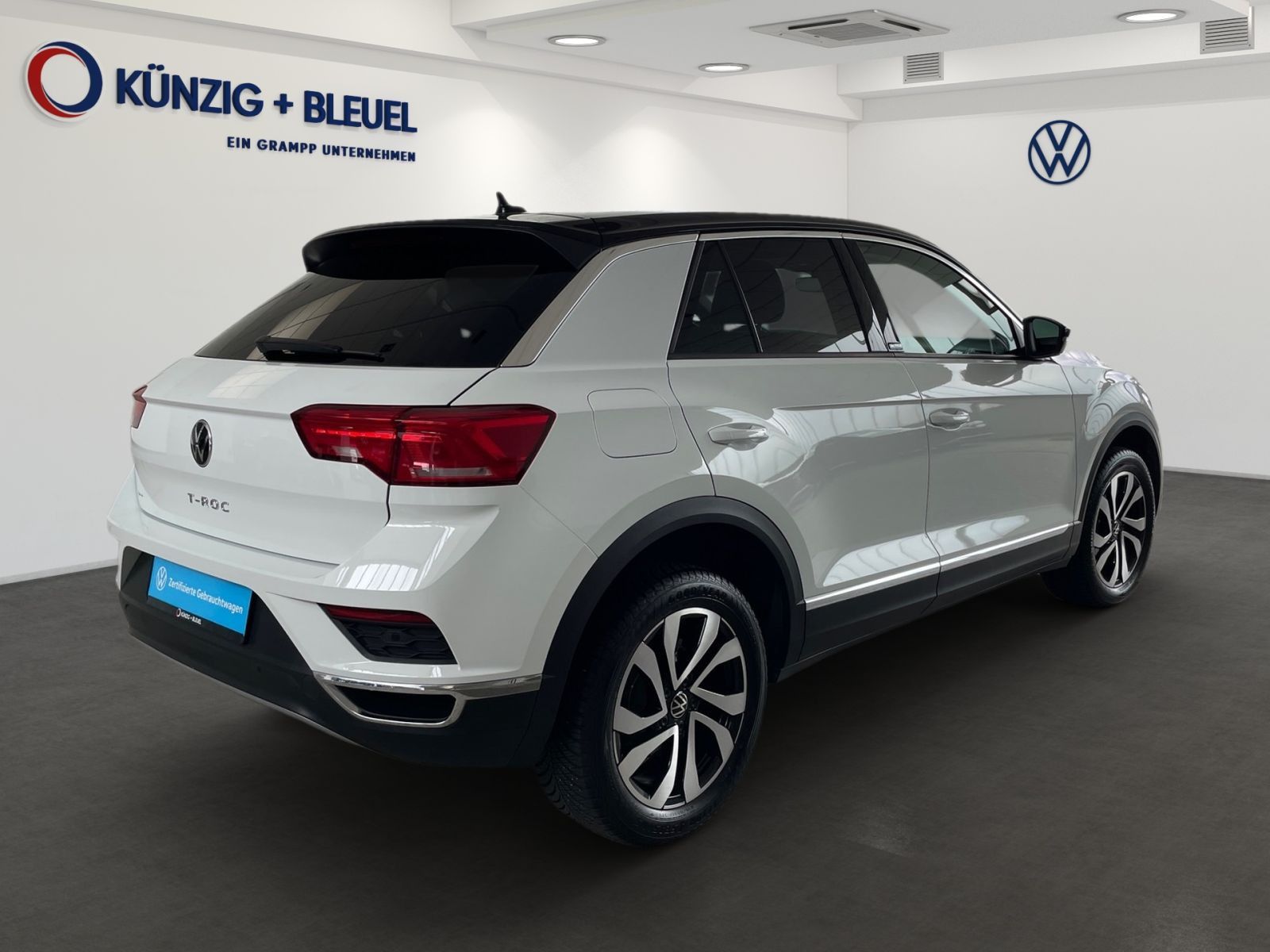 Volkswagen T-Roc 1.5 TSI Active - Samsaru's Car Outlet
