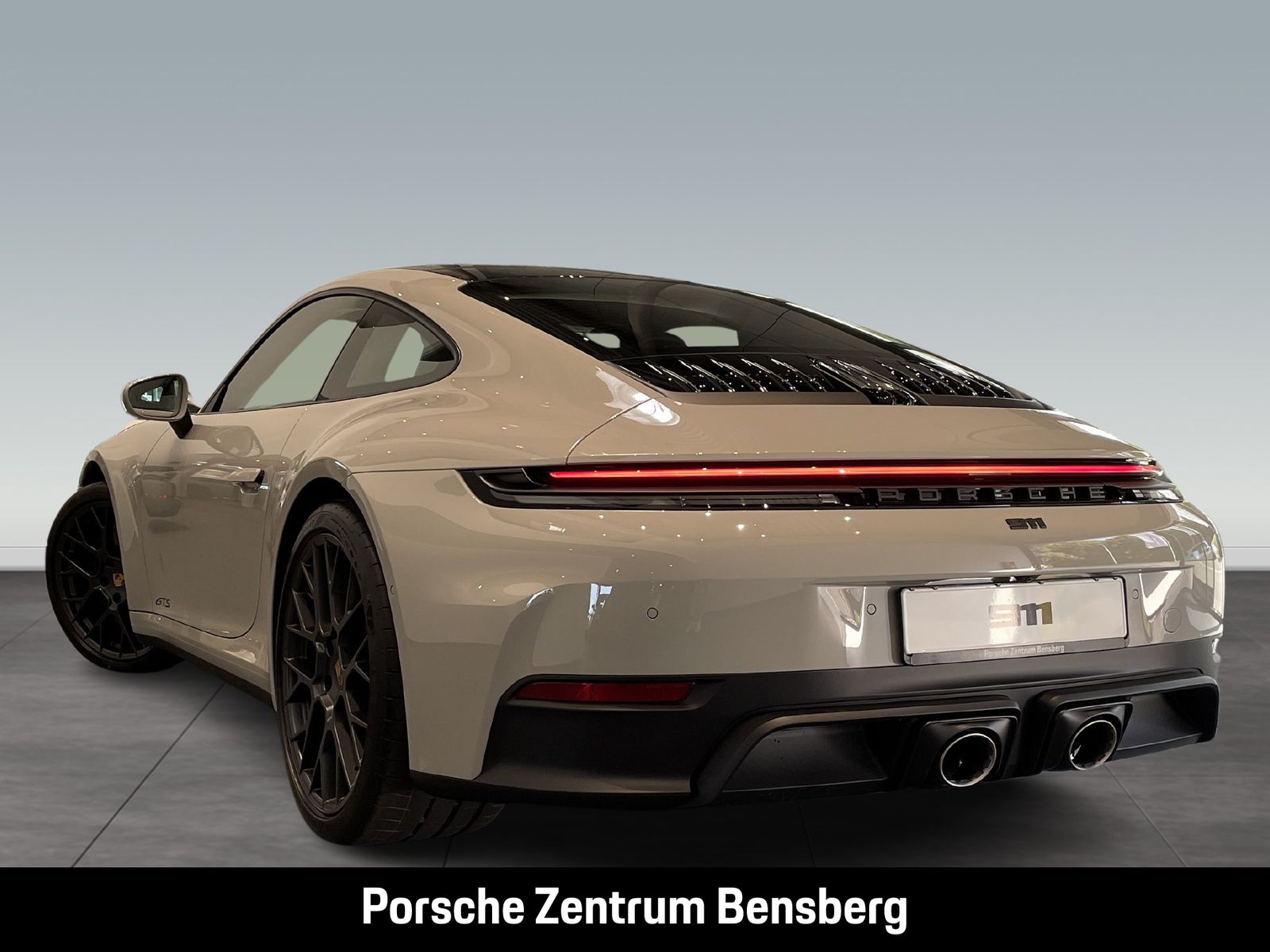 Porsche 911 Carrera 4 GTS