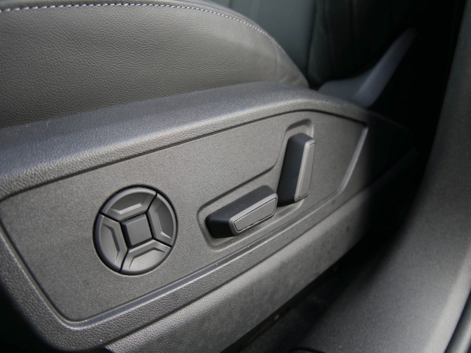 Audi Q5 2.0 TDI quattro S-Line edition one
