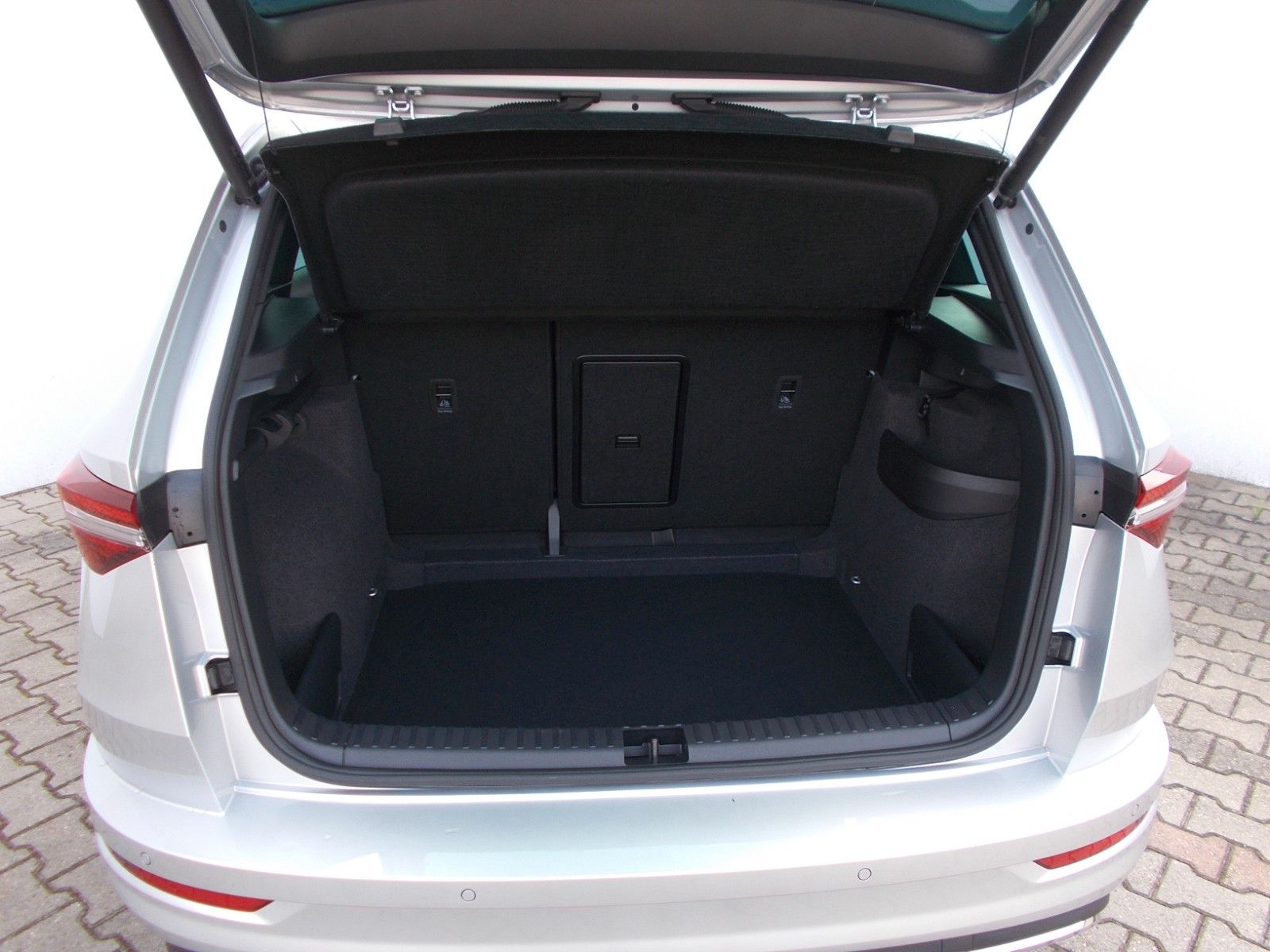 Skoda Karoq  1.5 TSI Sportline * DSG * Navi *AHK *360°