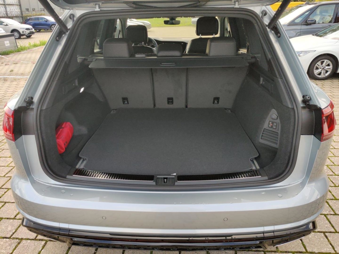 Volkswagen Touareg R-line 3.0 TDI, 5J.Garantie, AHK, Standh