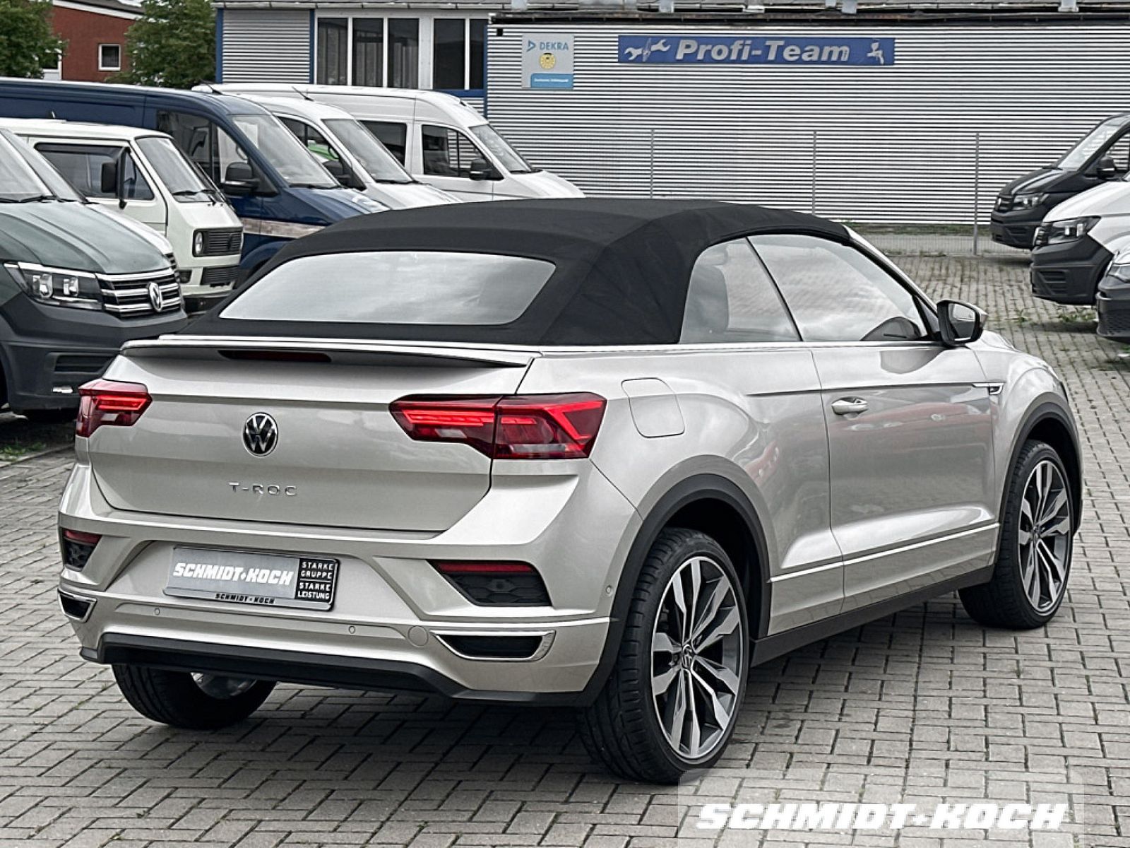 Volkswagen T-Roc 1.5 TSI R-Line - Samsaru's Car Outlet