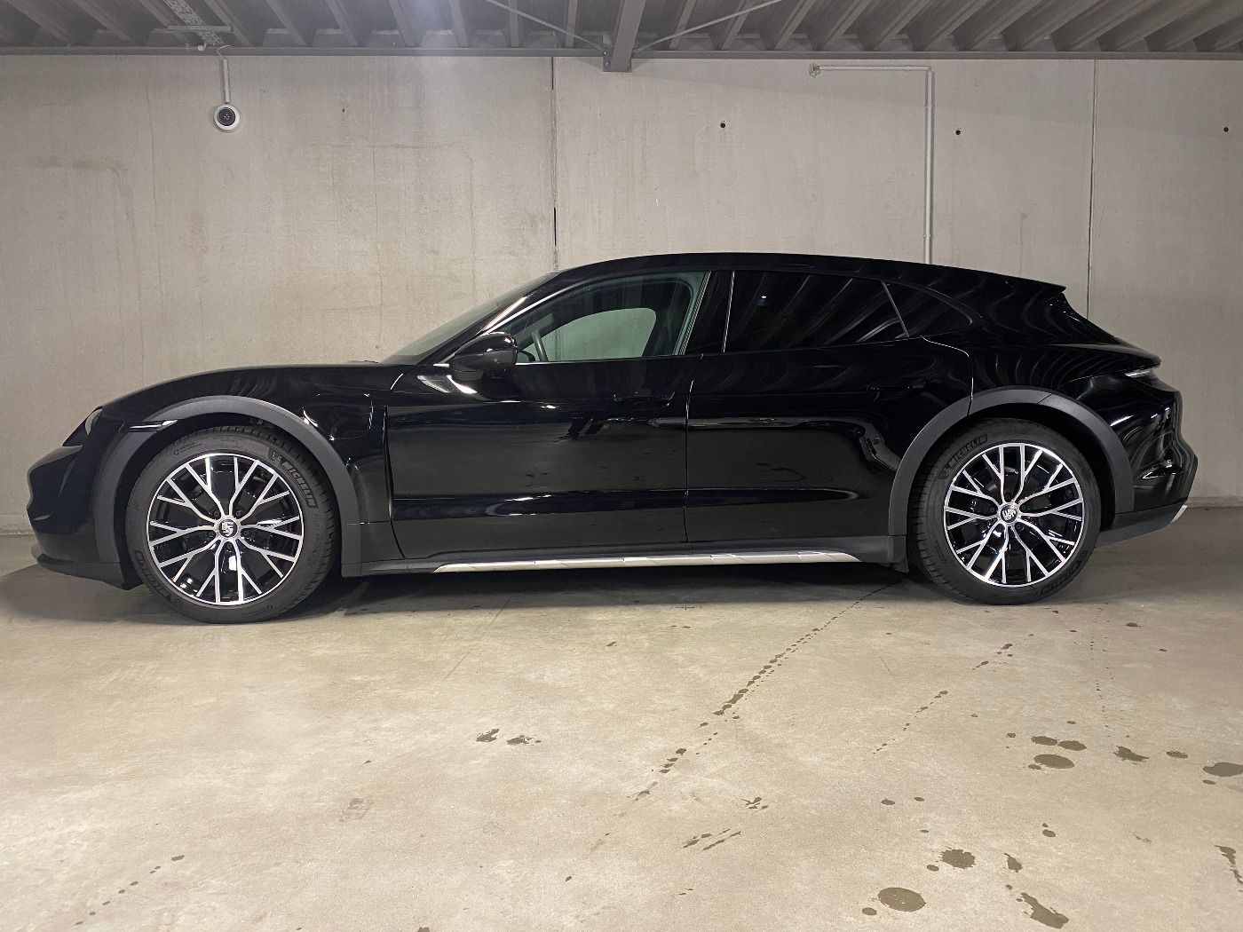 Porsche Taycan 4 Cross Turismo | Beifahrerdisplay |