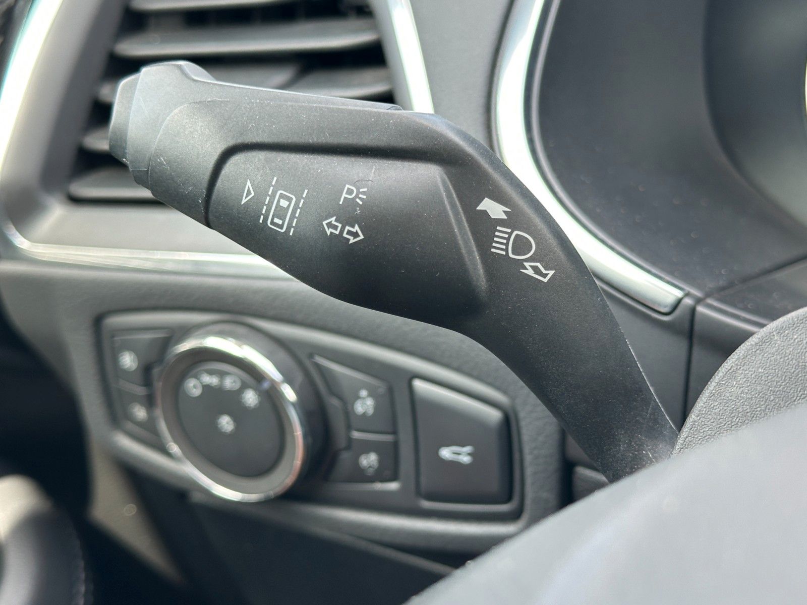 Ford S-MAX Titanium*NAVI*LED*AHK*KAMERA*ACC*