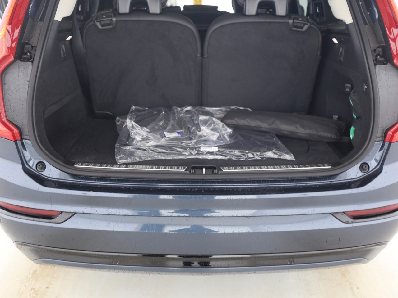 Volvo XC90 Ultra Dark Recharge Plug-In Hybrid AWD - Samsaru's Car Outlet