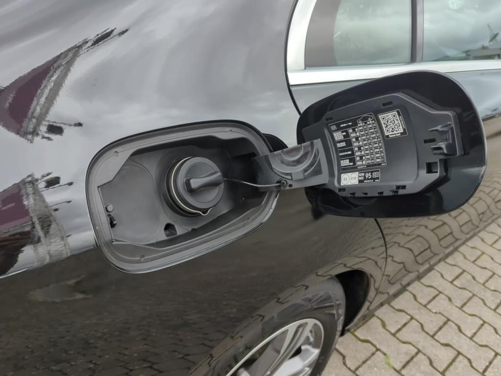 Mercedes-Benz E 200 Limo - Samsaru's Car Outlet