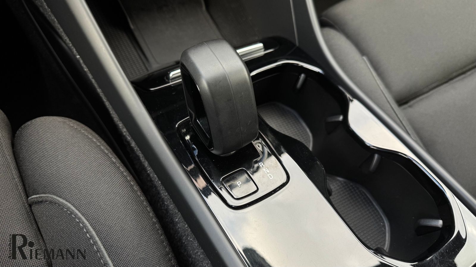 Volvo XC40 Recharge Twin Motor Plus + Winter-Paket