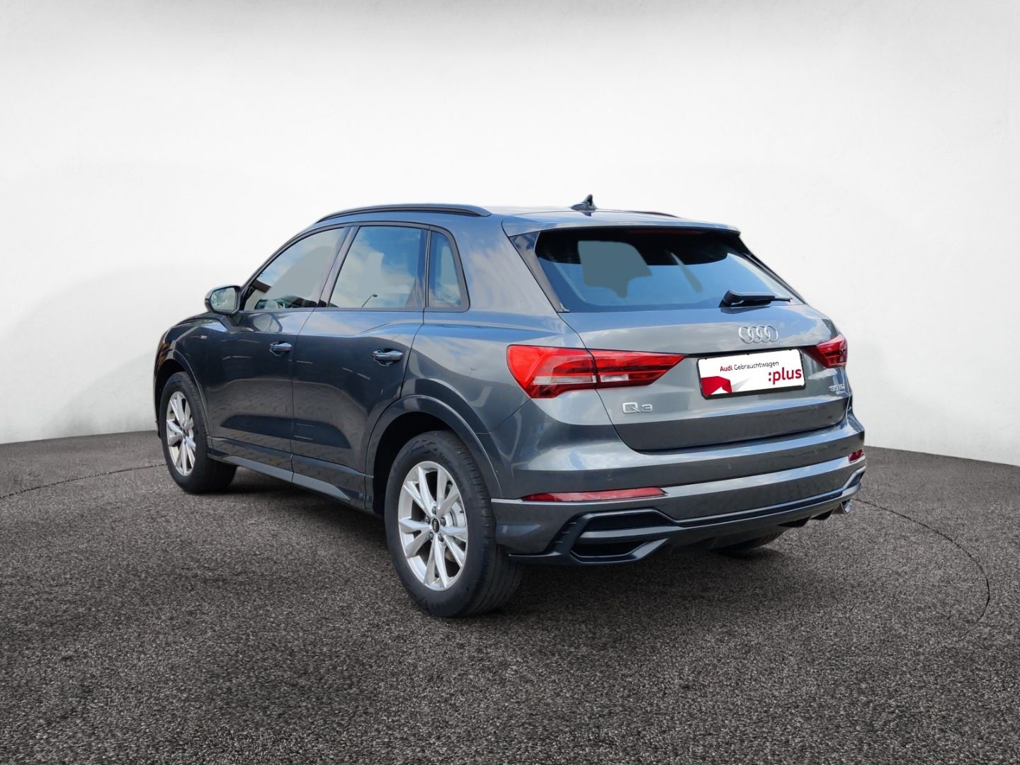 Audi Q3 35 TDI S line quattro - Samsaru's Car Outlet