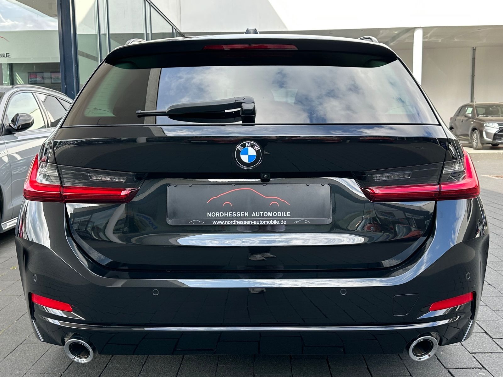 BMW 320 d xDrive Touring M Sport - Samsaru's Car Outlet