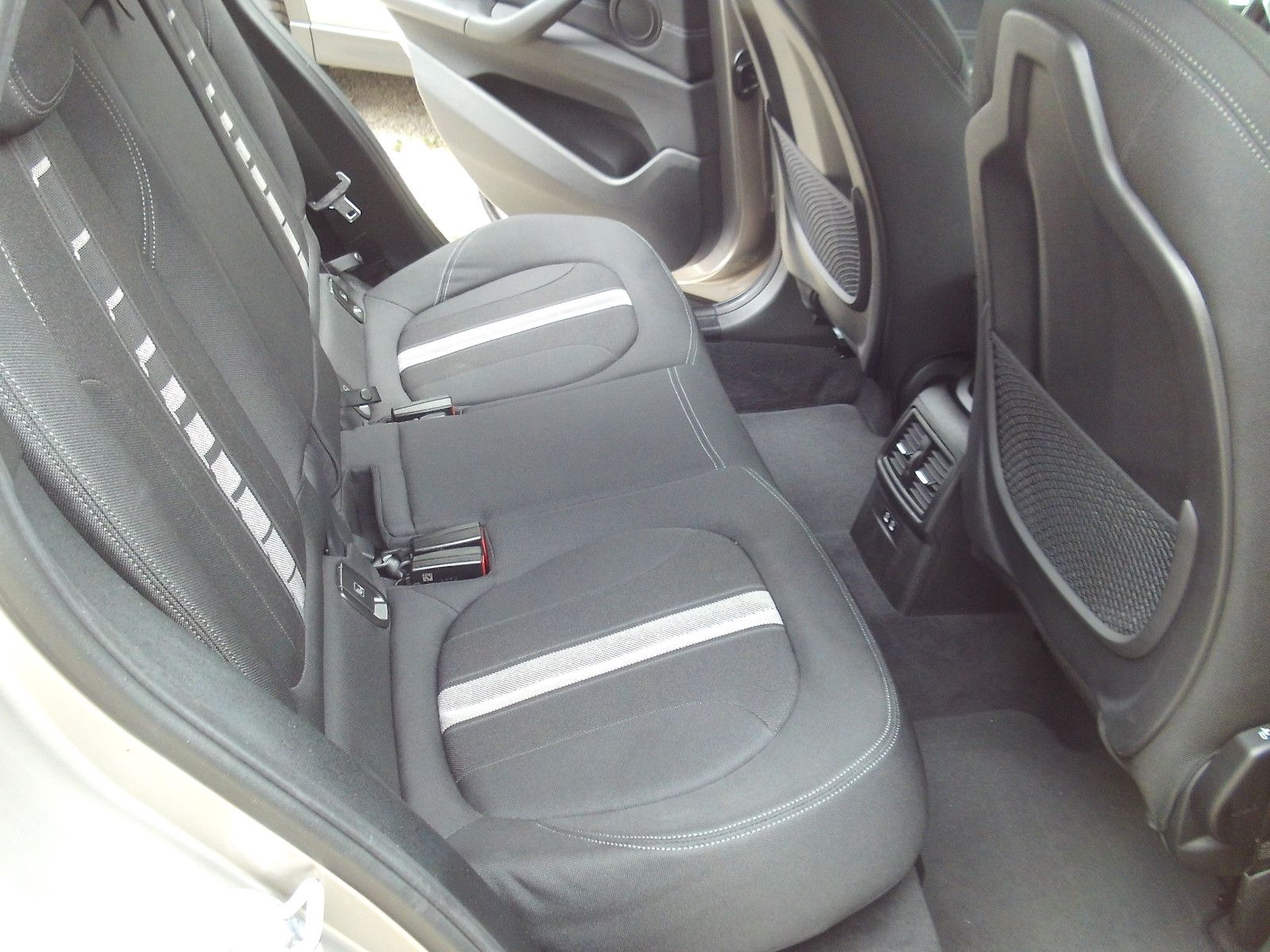 BMW X1 xDrive 25 d Advantage - Samsaru's Car Outlet