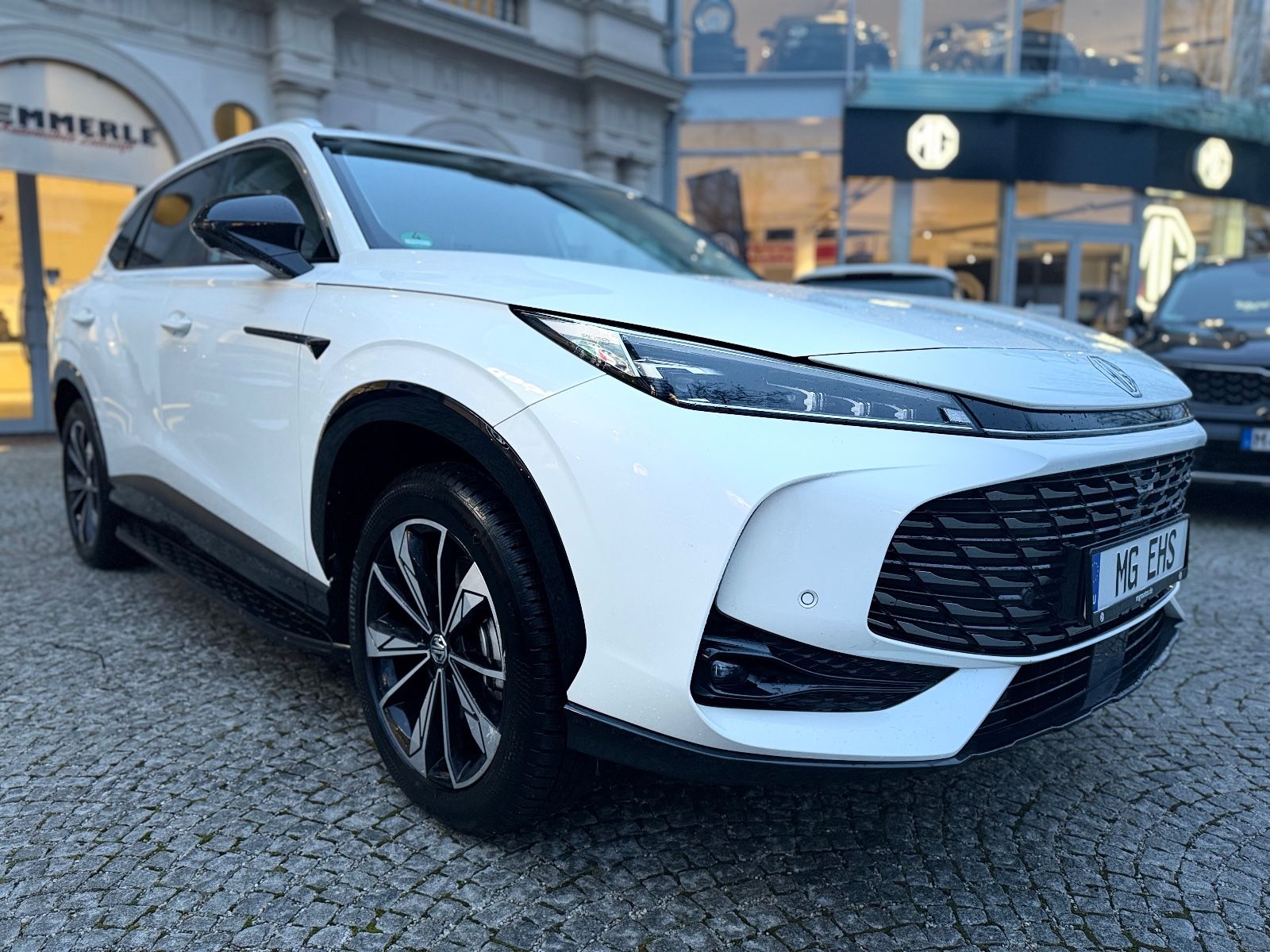MG HS PHEV // PLUG-IN-HYBRID