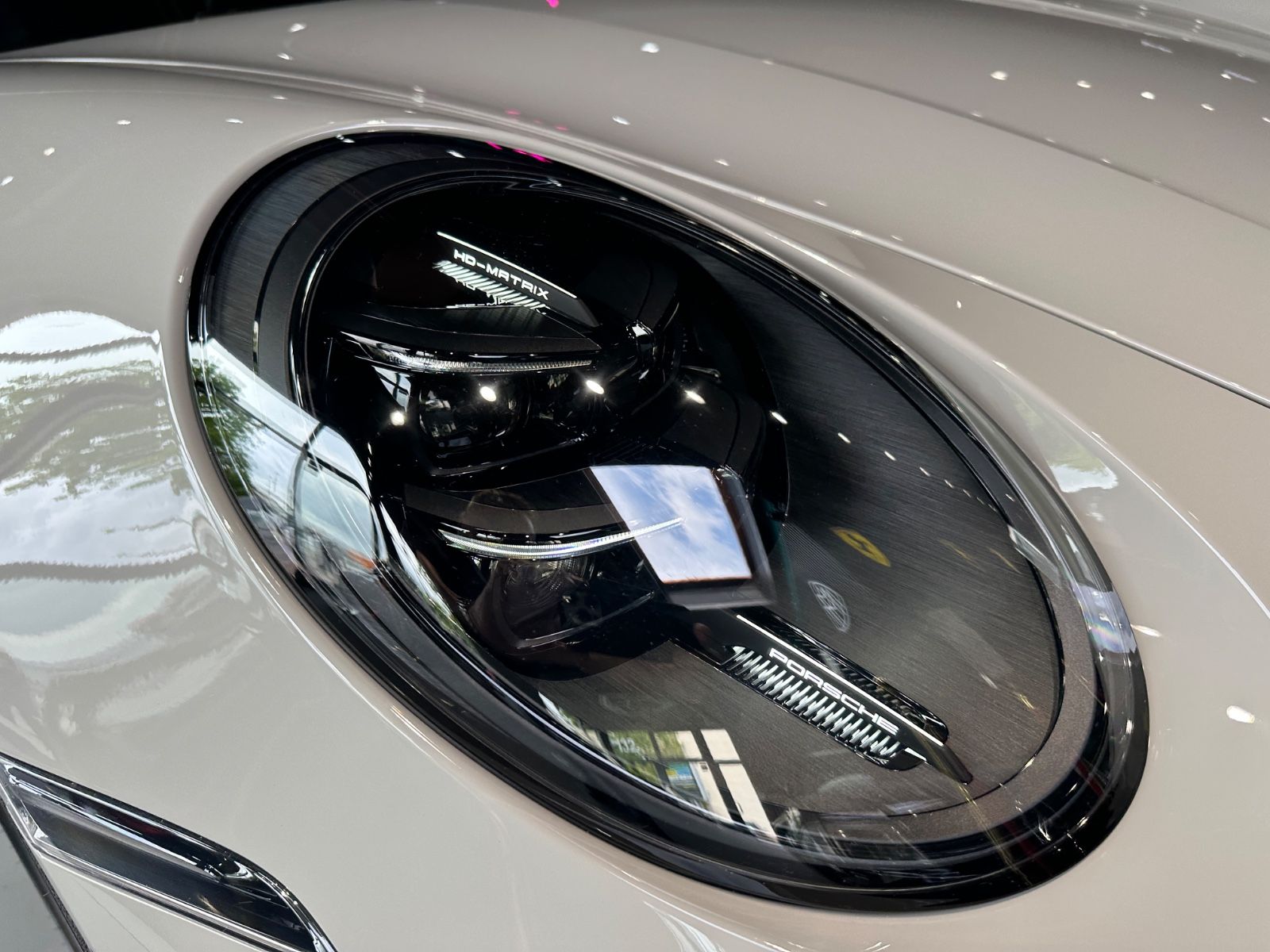 Porsche 992 911 Carrera 4 GTS T-Hyb - Samsaru's Car Outlet