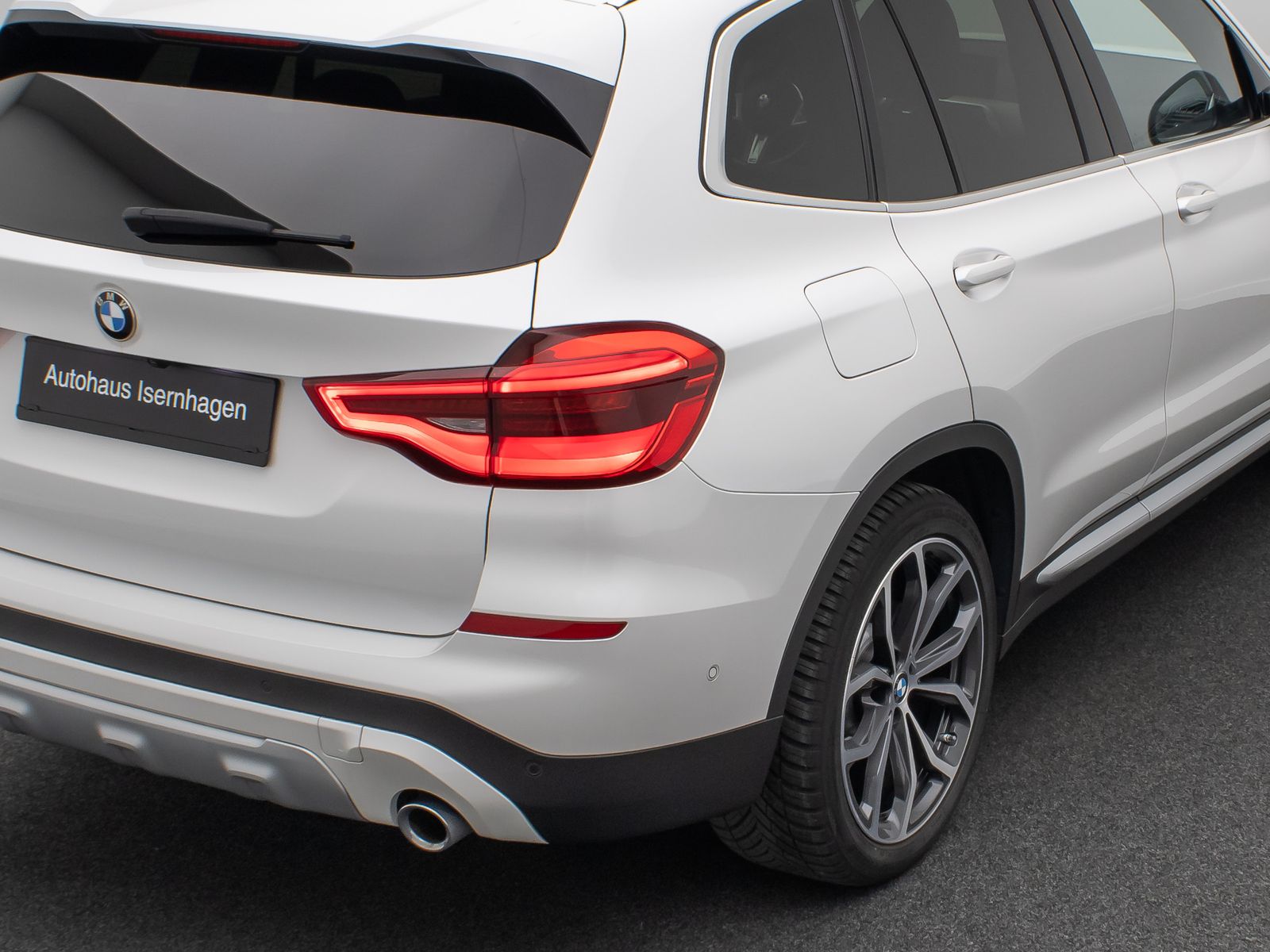 BMW X3 xD20d xLine - Samsaru's Car Outlet