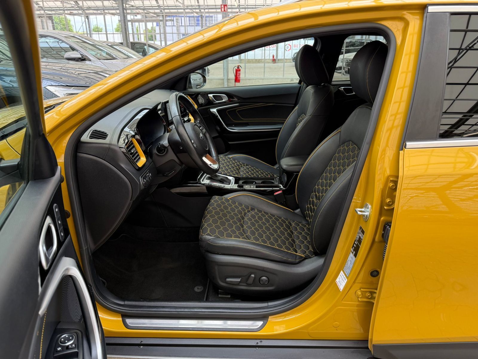 Kia Xceed 1.6 T-GDI Xdition - Samsaru's Car Outlet