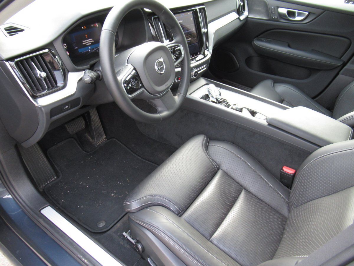 Volvo S60 B4 Benzin Plus Dark Automatik