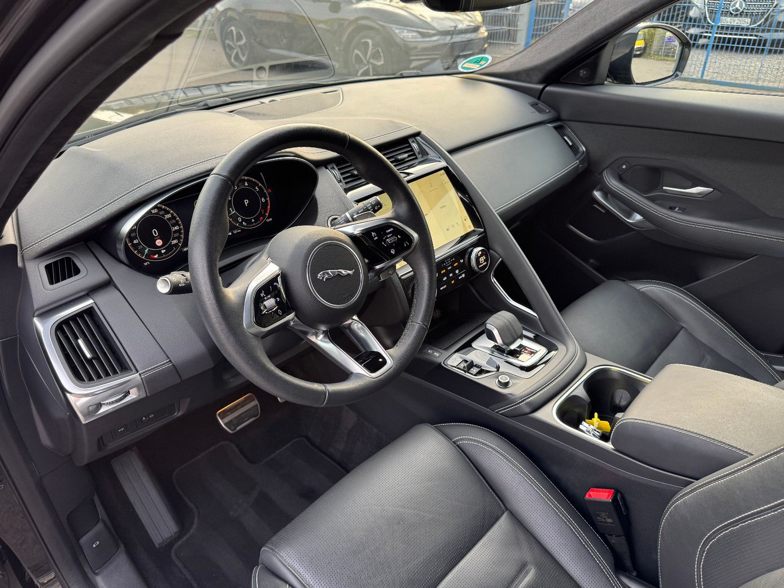 Jaguar E-Pace E-PACE R-Dynamic HSE AWD