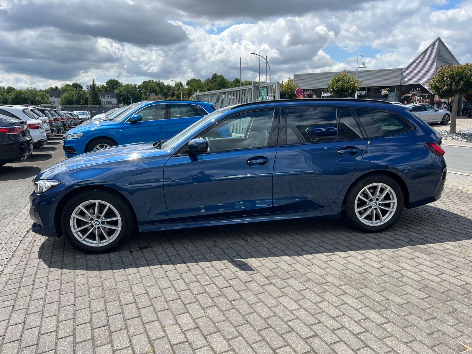 BMW 320 d Touring xDrive - Samsaru's Car Outlet