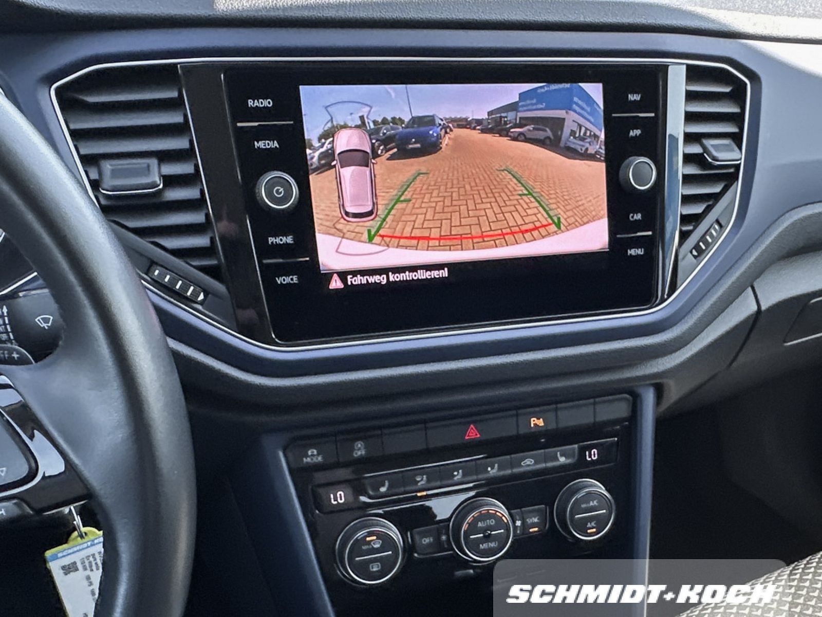 Volkswagen T-Roc 1.5 TSI ACT United DSG - Samsaru's Car Outlet