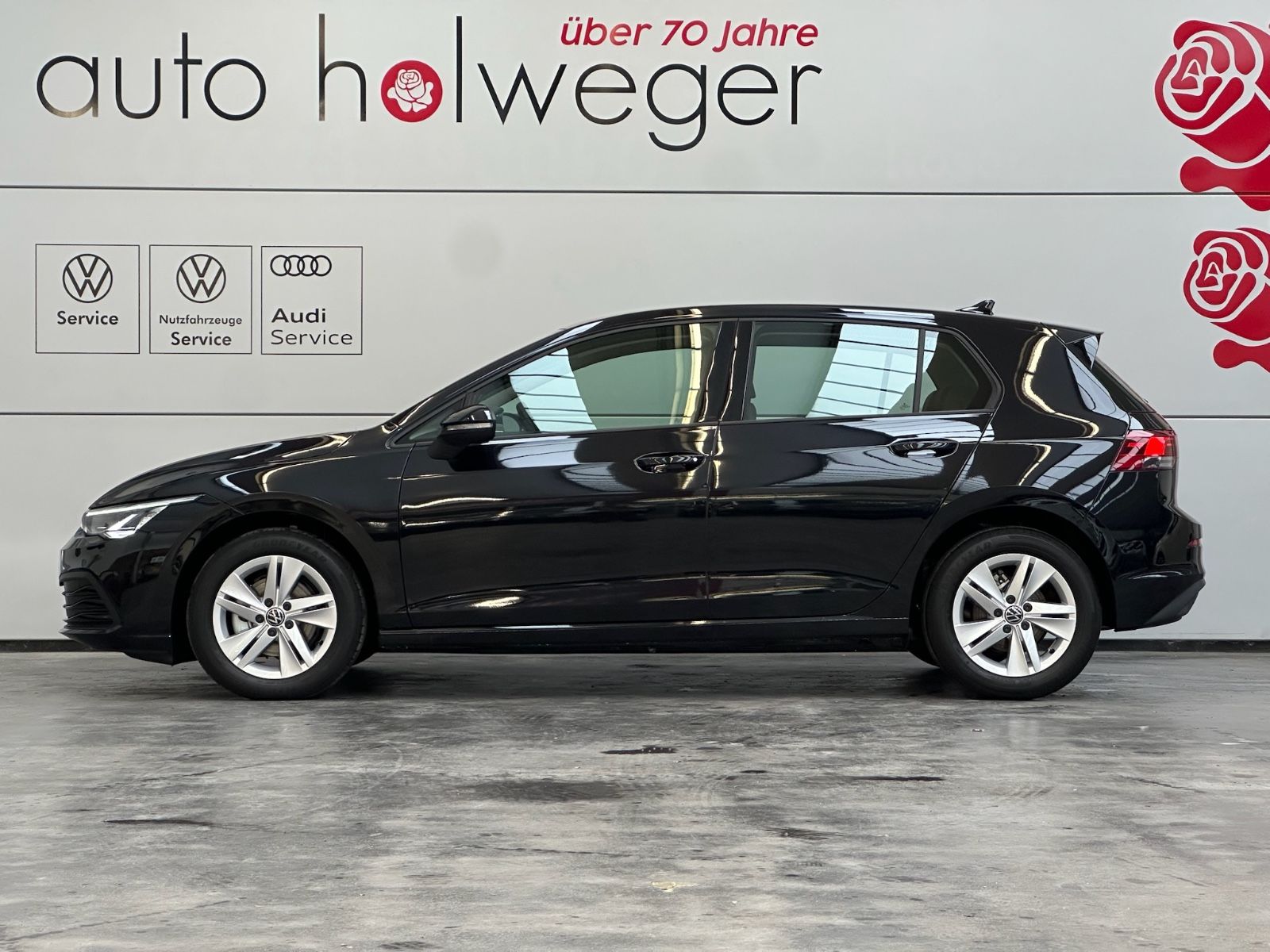 Volkswagen Golf 1.5 TSI Life - Samsaru's Car Outlet