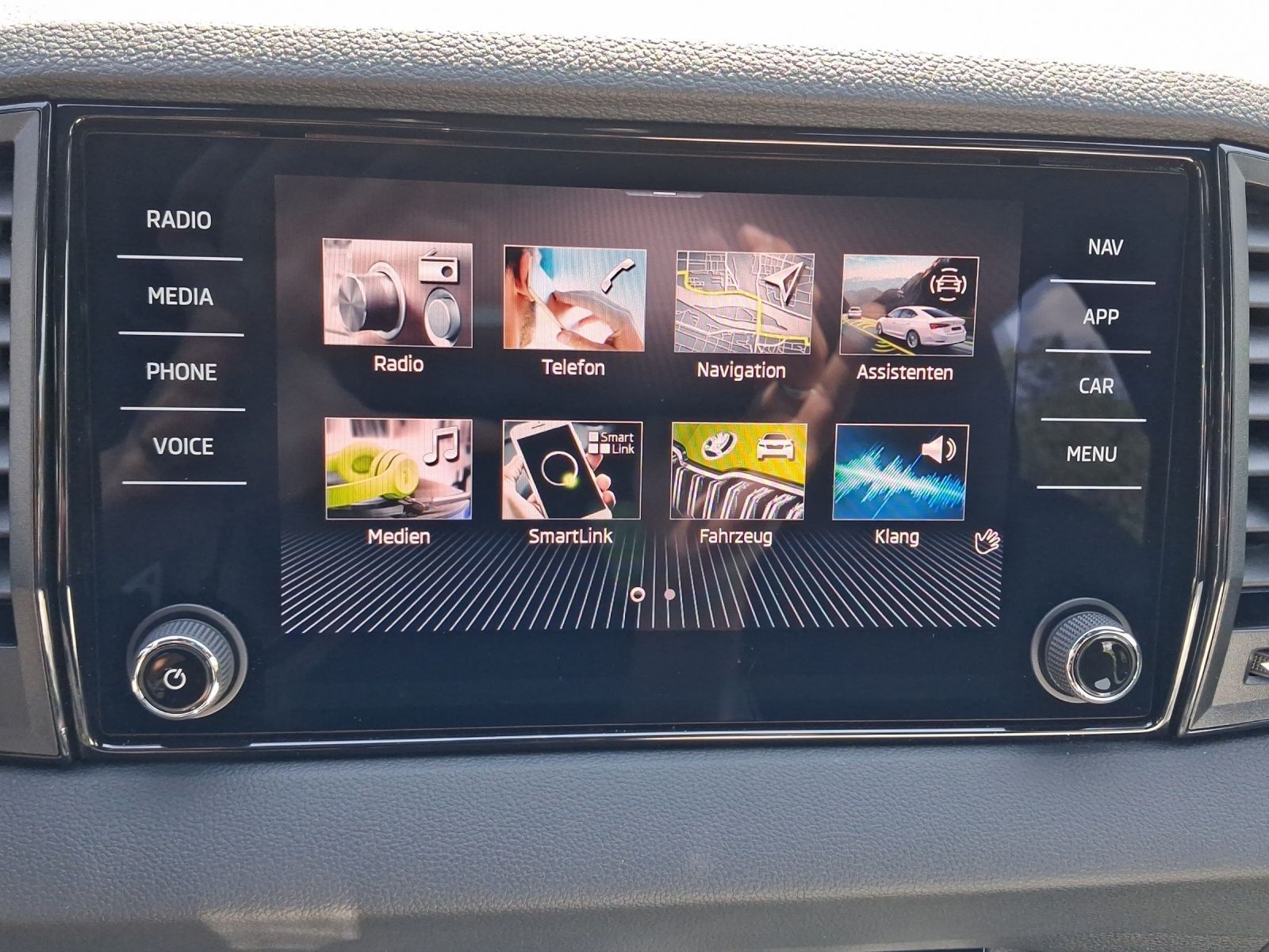 Skoda Karoq 2.0 TSI DSG 4x4 SPORTLINE LM19 LEDER MATRI