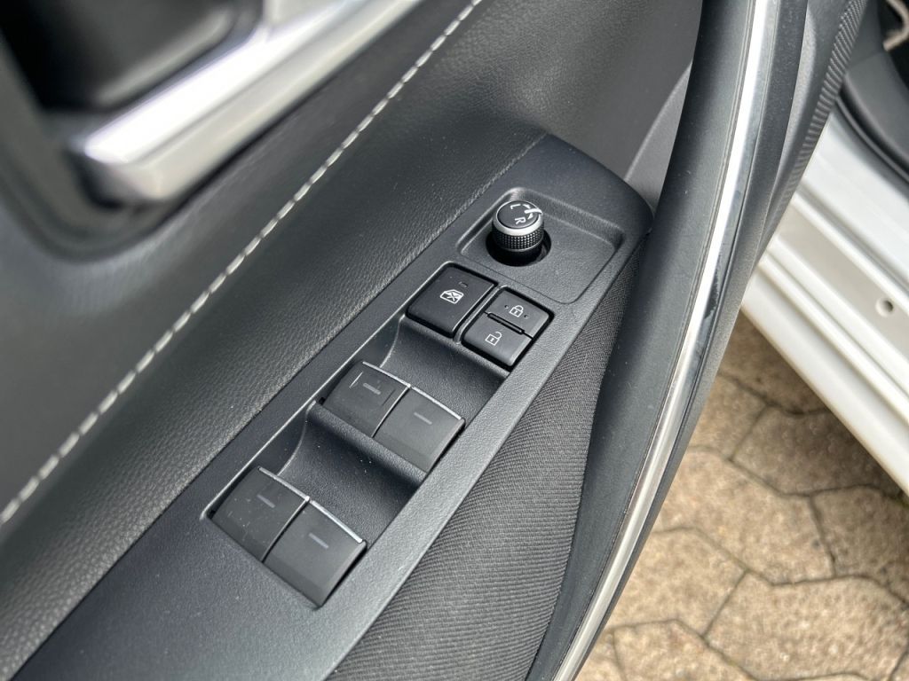 Toyota Corolla 1.8 Hybrid Touring Sports - Samsaru's Car Outlet