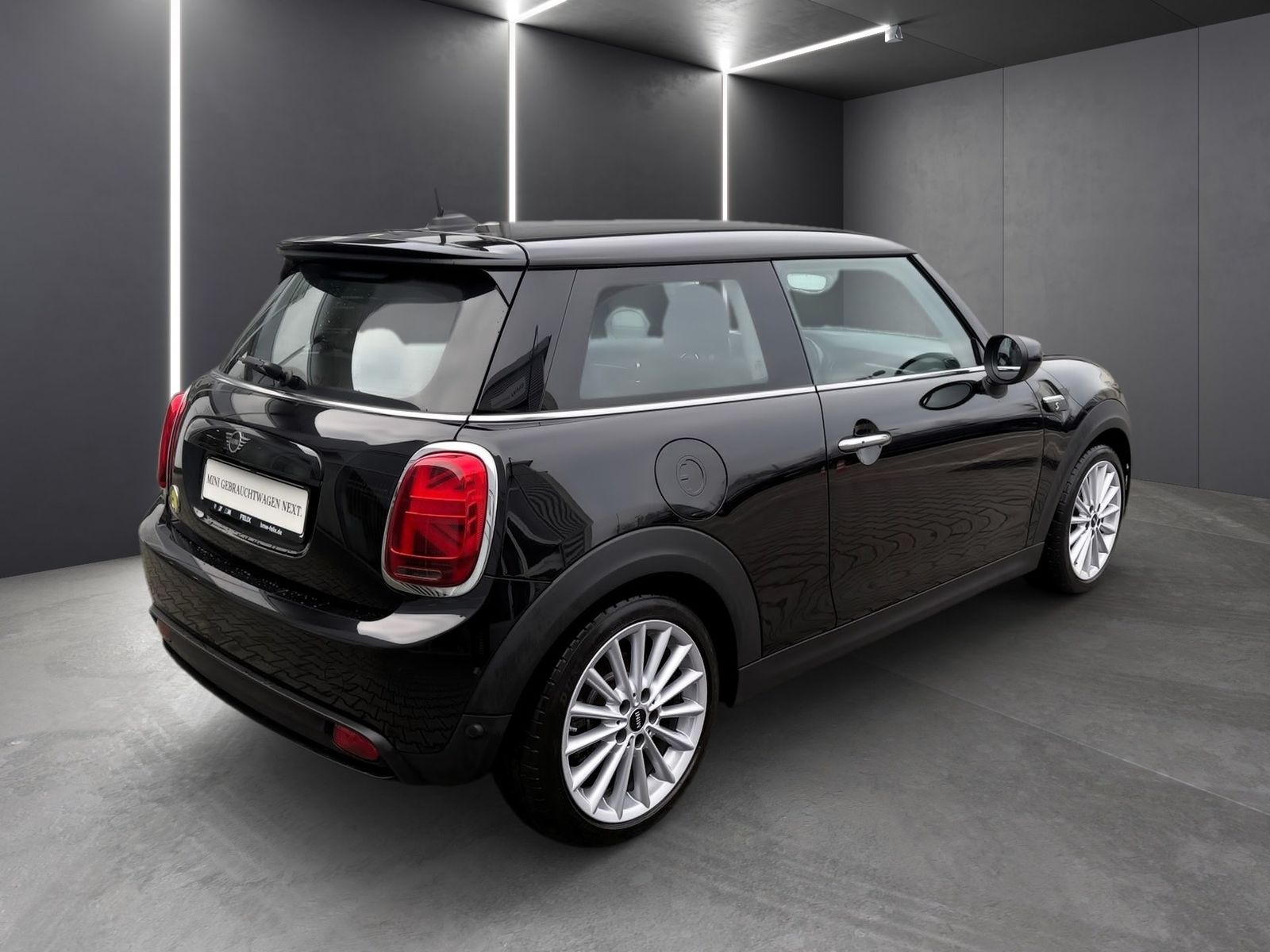 MINI Cooper SE Classic - Samsaru's Car Outlet
