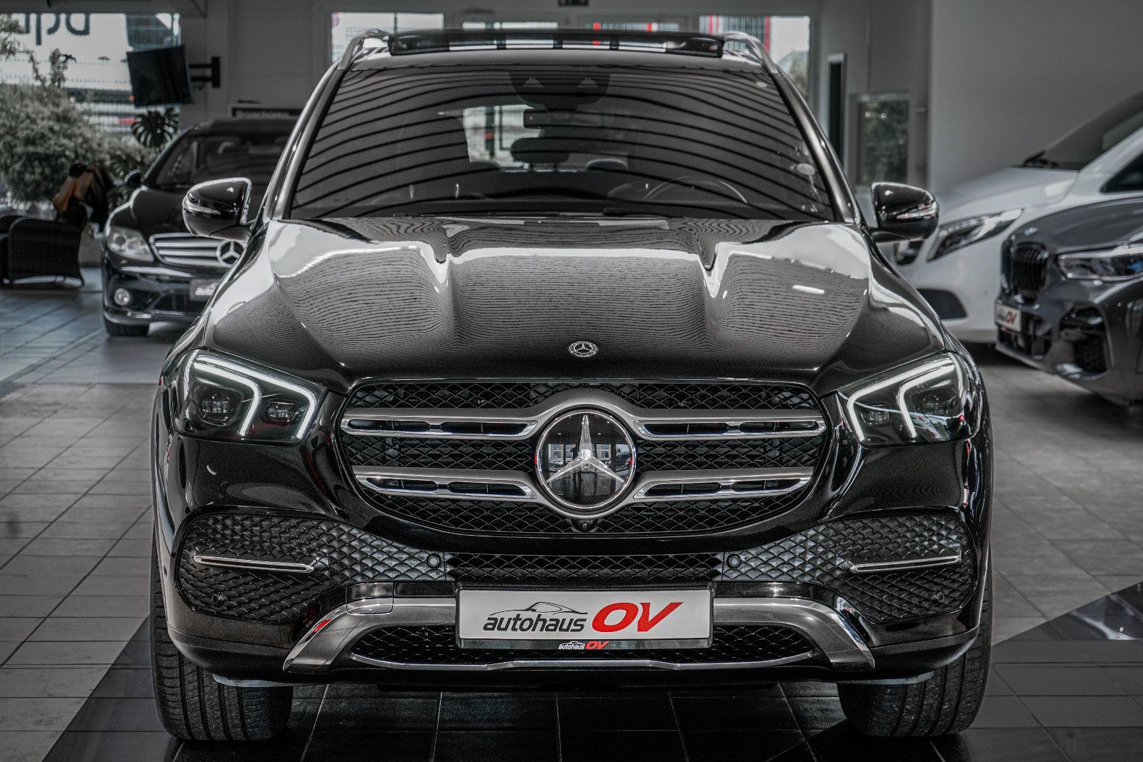 Mercedes-Benz GLE 300d 4M*Exclusive*3xTV*360*Distr*Pano*7xSitz