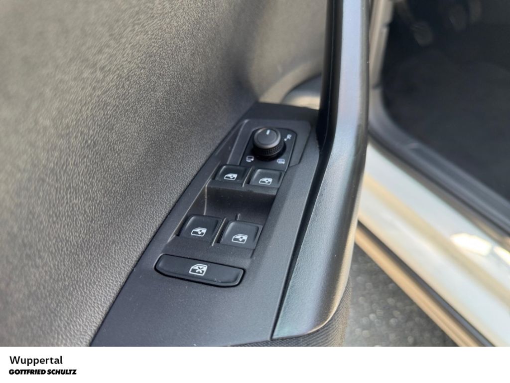 Volkswagen Taigo 1.0 TSI Life - Samsaru's Car Outlet